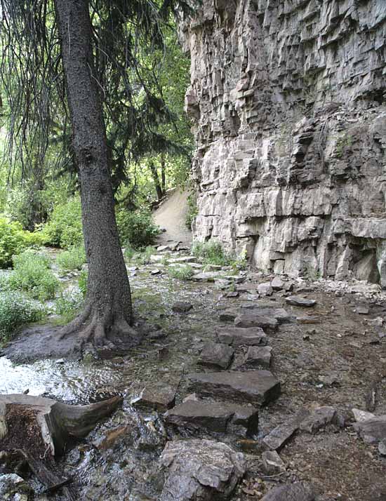 Hanging Lake Trail